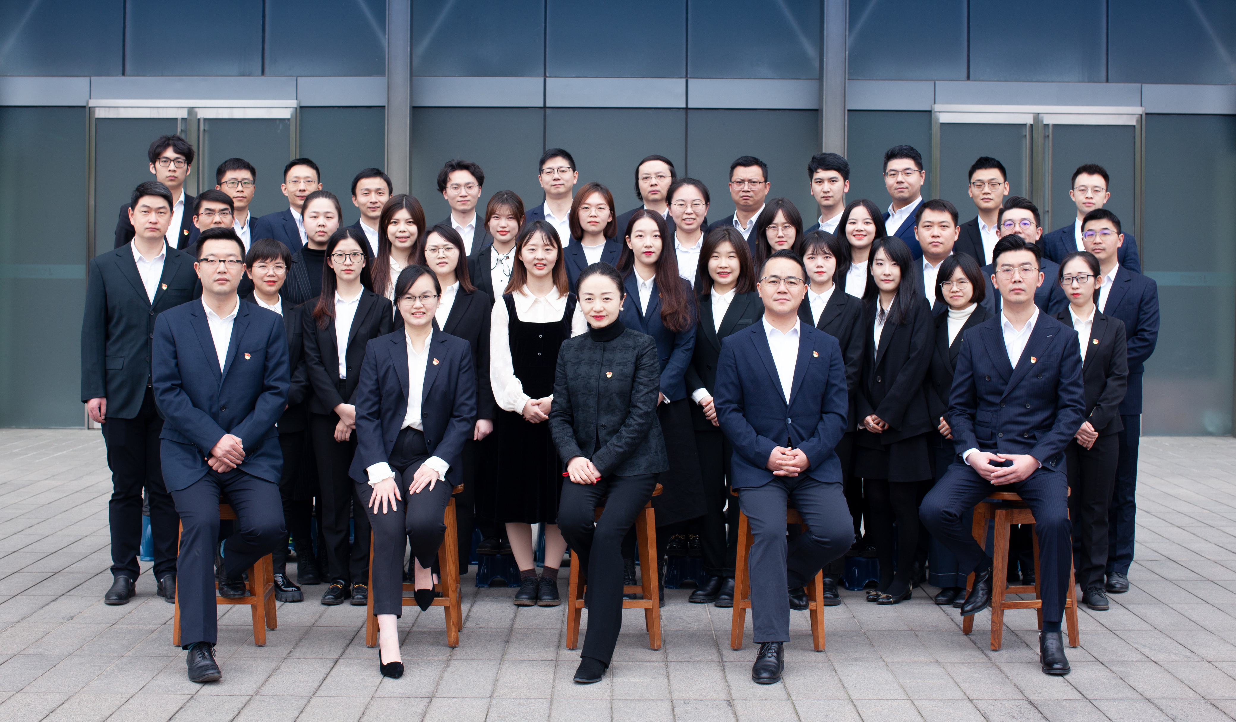 优秀团队-成人论坛
财务管理部(替换照片).jpg